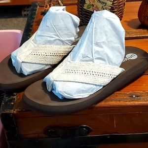 Womens flip flop sandals